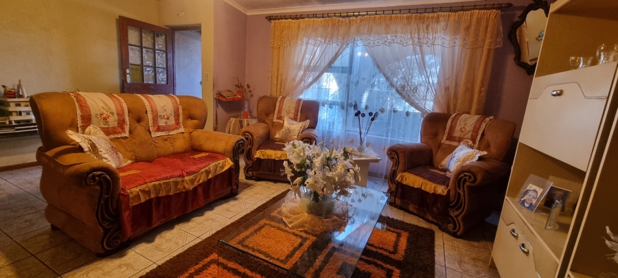 4 Bedroom Property for Sale in Silvertown Western Cape